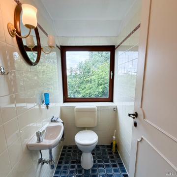 WC WC