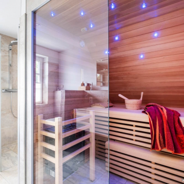 Wellness-Bad mit Sauna Wellness-Bad mit Sauna