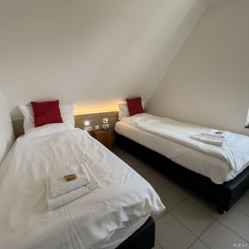 Schlafzimmer 2 DG
