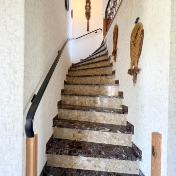 Treppe ins DG Treppe ins DG