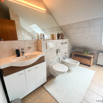 Badezimmer im Dachgeschoss Badezimmer im Dachgeschoss
