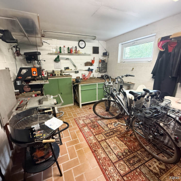 Garage mit Werkstatt Garage mit Werkstatt