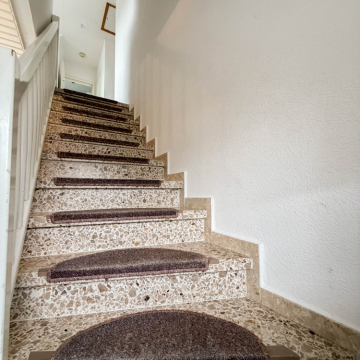 Treppe ins DG Treppe ins DG