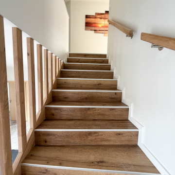 Treppe ins DG Treppe ins DG