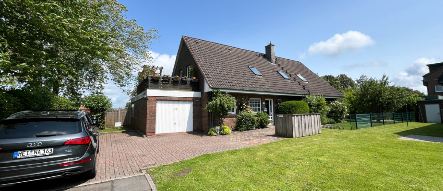 Haus mit 4 Wohneinheiten