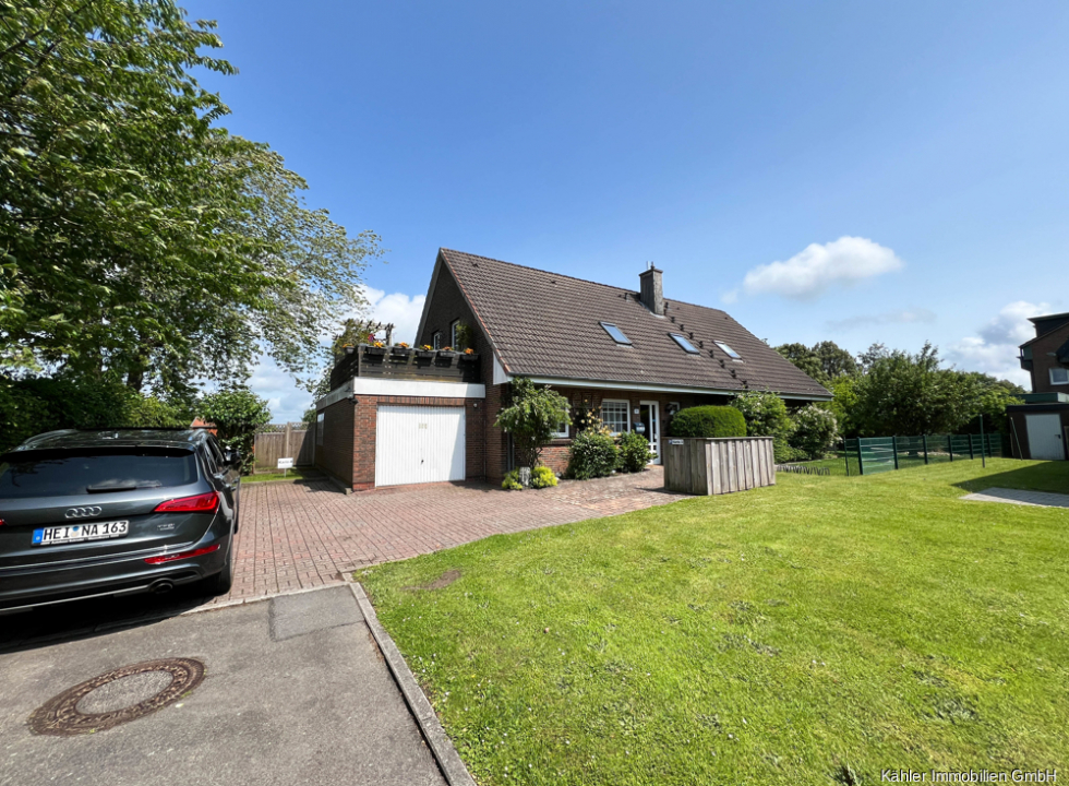 Haus mit 4 Wohneinheiten